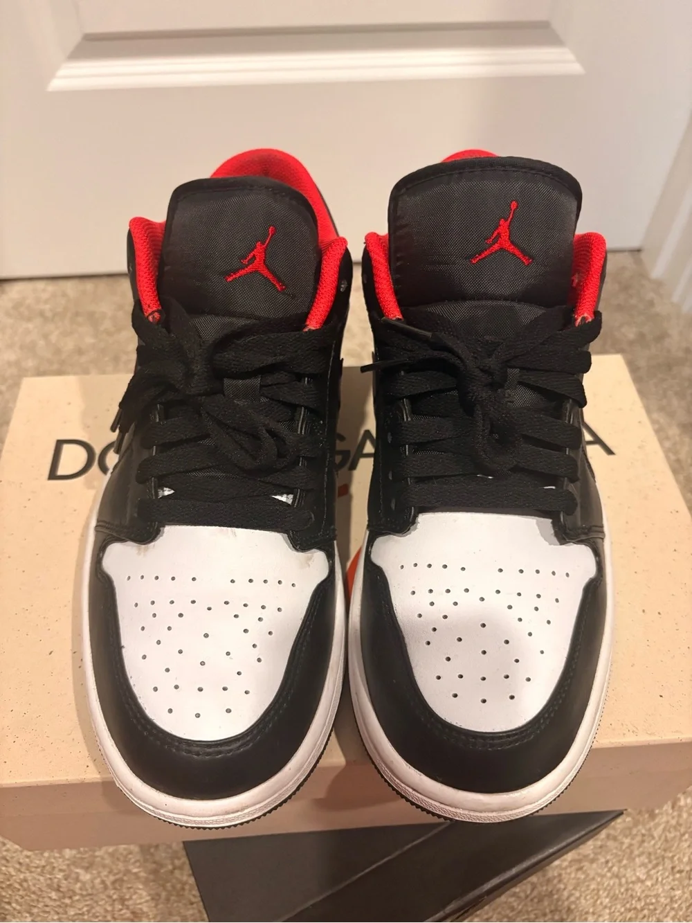 Men’s sz 10 Jordan 1s